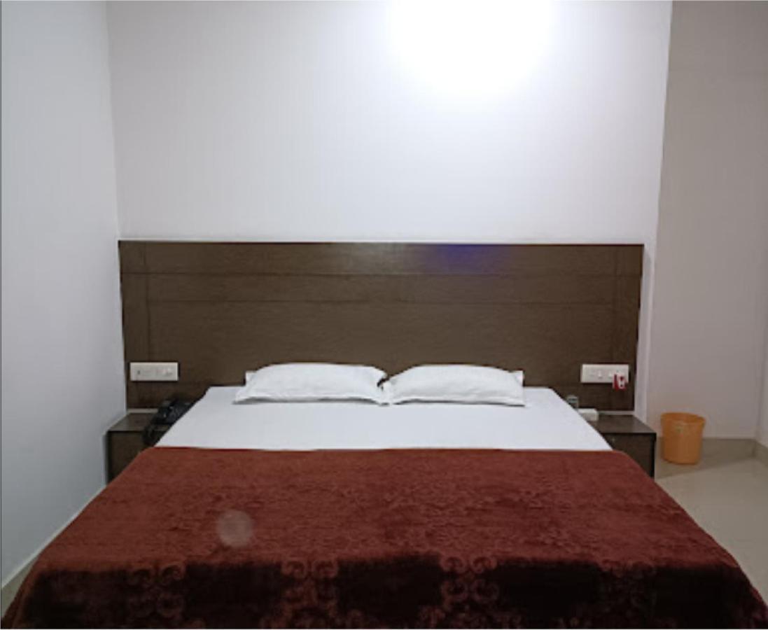 Supreme Guest House By Wb Inn Agra  Exterior foto
