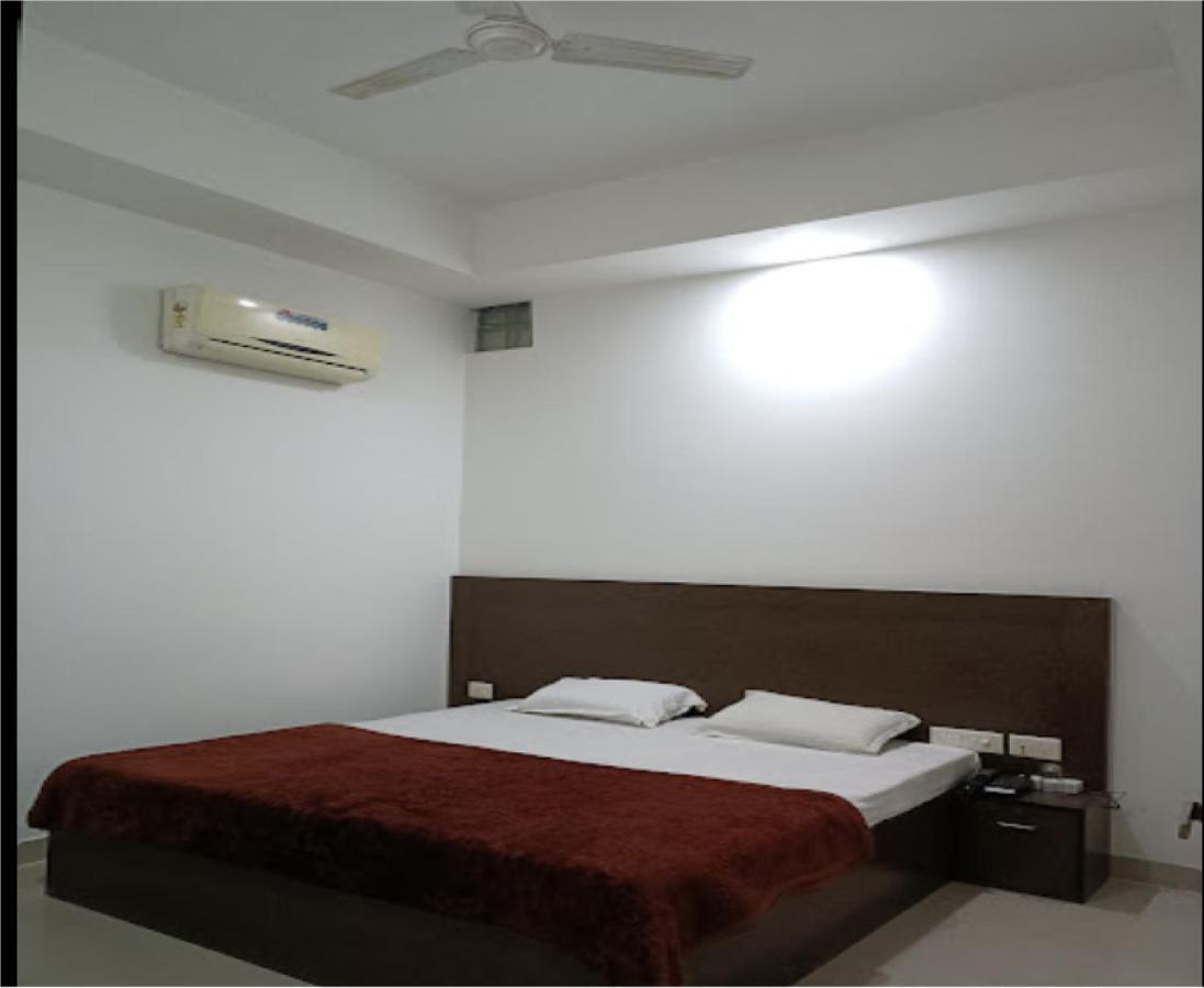 Supreme Guest House By Wb Inn Agra  Exterior foto